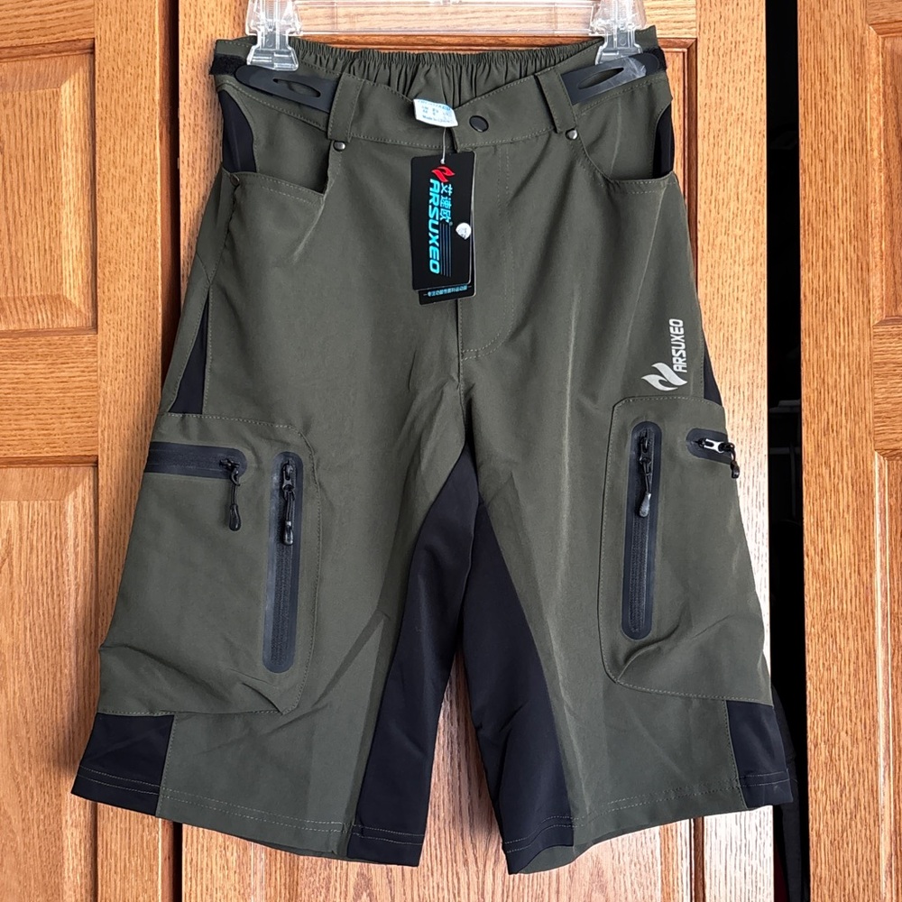 Arsuxeo NWT olive green multifunctional outdoors men’s shorts size U.S. S